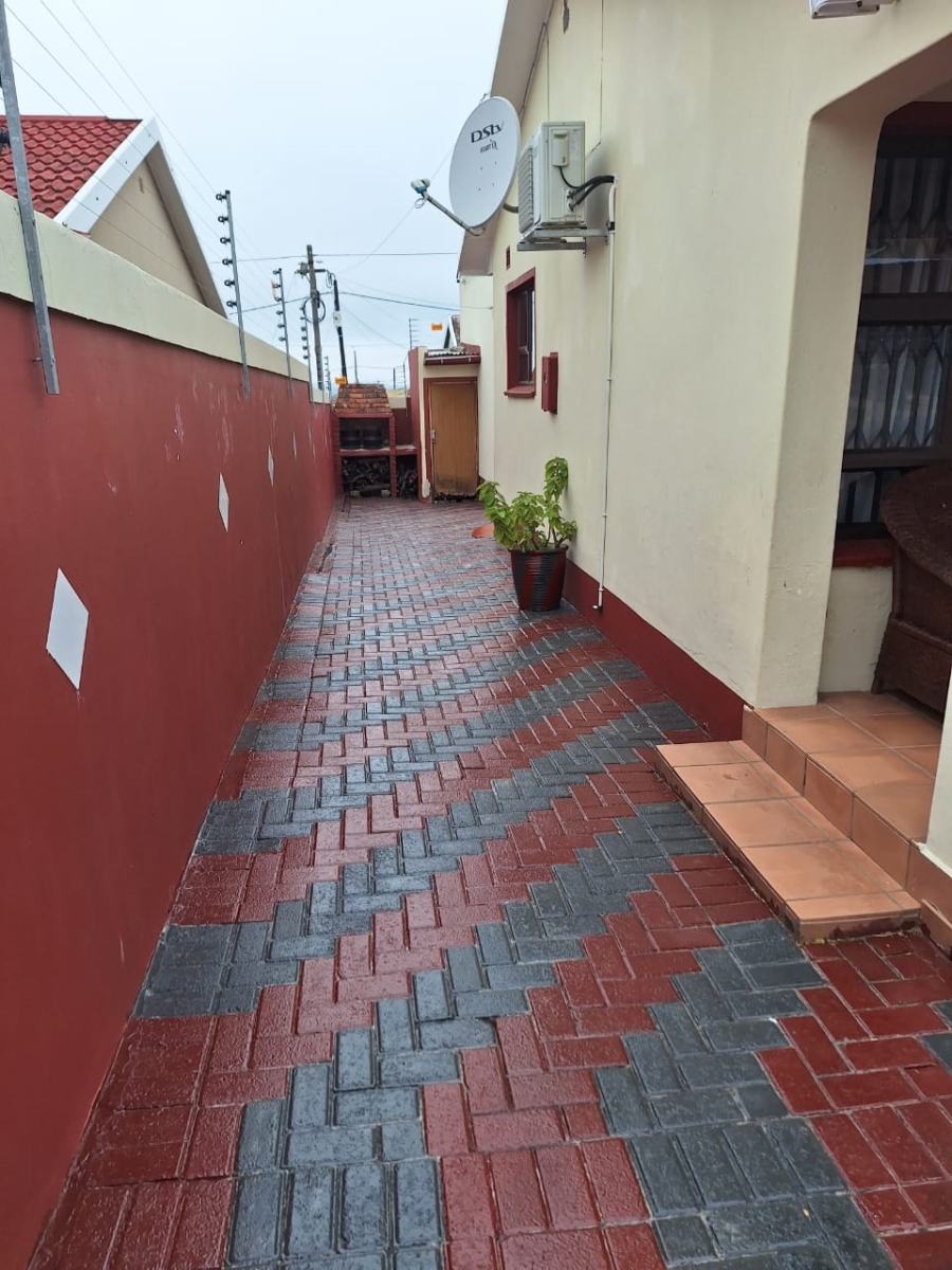 3 Bedroom Property for Sale in Mdantsane Nu 17 Eastern Cape